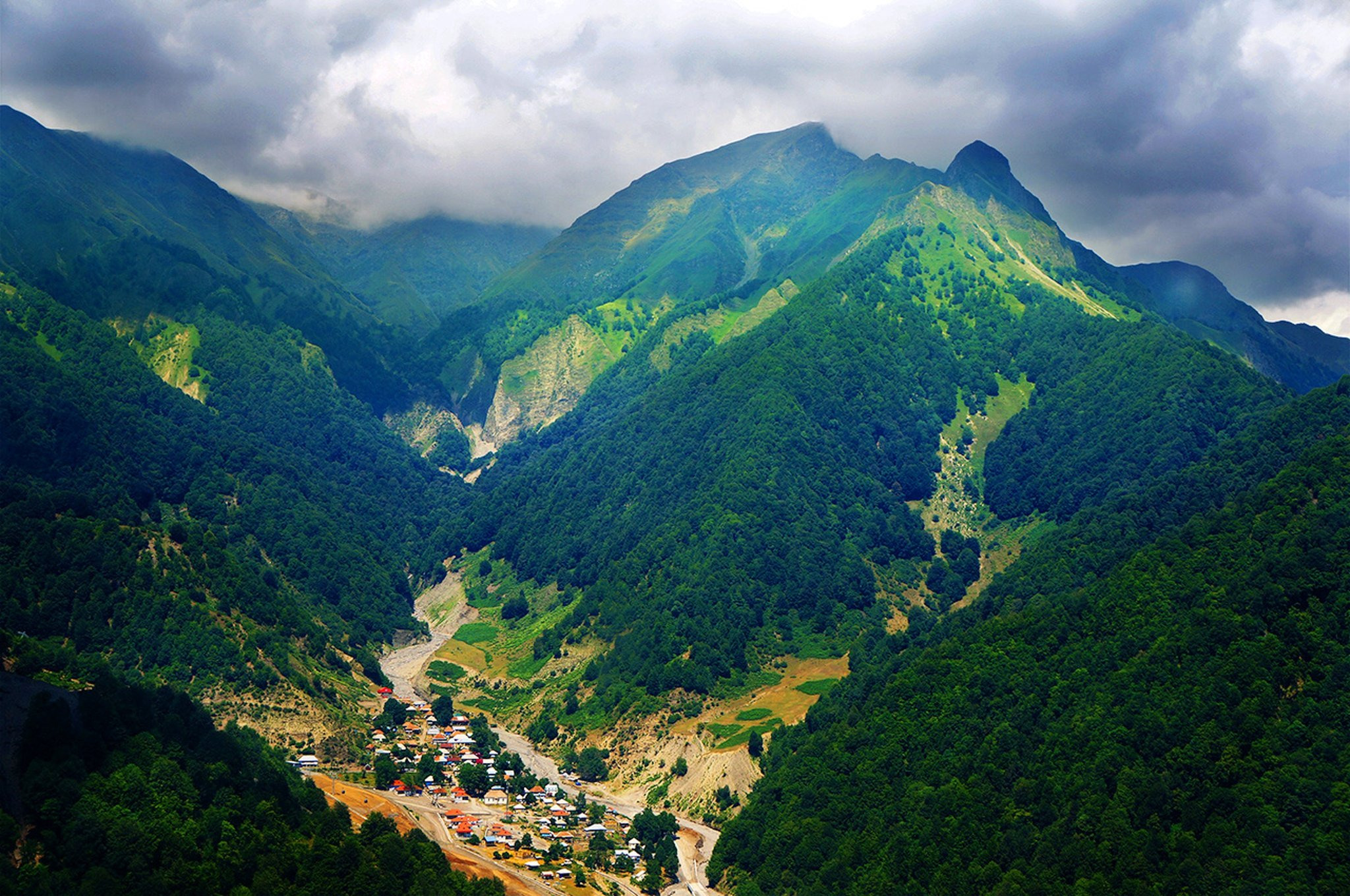 اليوم الثالث :جولات مدينة قبالا